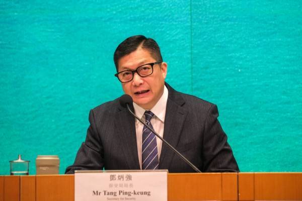 香港保安局局长邓炳强：无意争取美方撤销“制裁”，这证明我做对了