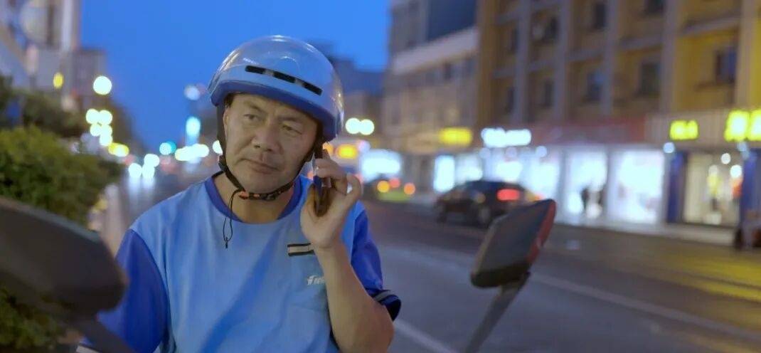 “外卖诗人”王计兵获鲁迅文学奖，回应获奖后还送不送外卖：只要我在昆山，就送外卖
